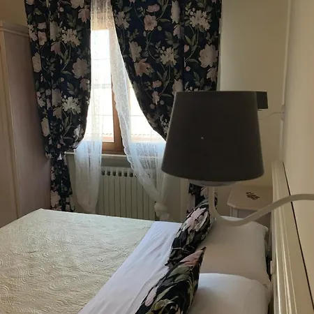 New Business And Fun Camere&monolocali Gb Rossi Friendly Werona