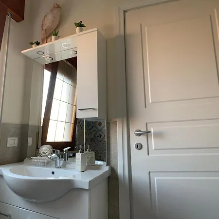 New Business And Fun Camere&monolocali Gb Rossi Friendly 3* Werona