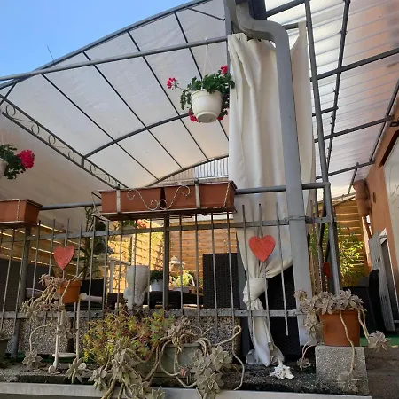 Гостевой дом New Business And Fun Camere&monolocali Gb Rossi Friendly