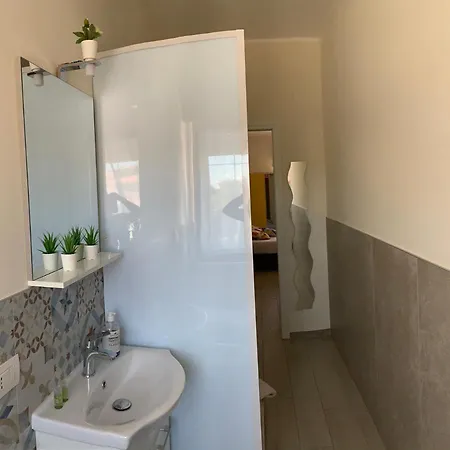 New Business And Fun Camere&monolocali Gb Rossi Friendly 3* Верона