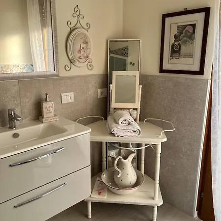 New Business And Fun Camere&monolocali Gb Rossi Friendly Гостевой дом