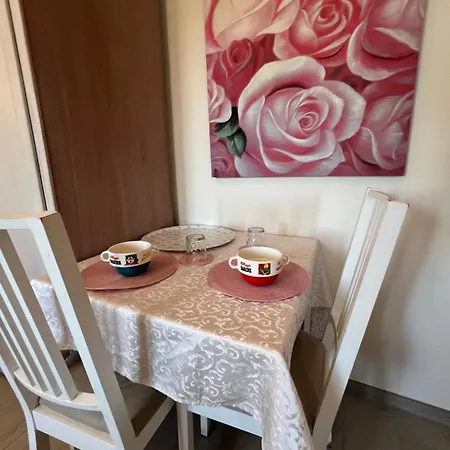 New Business And Fun Camere&monolocali Gb Rossi Friendly 3*