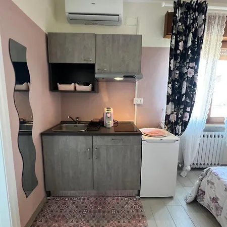 New Business And Fun Camere&monolocali Gb Rossi Friendly Гостевой дом Верона